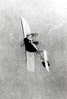 Pegoud turning over to inverted flight at Buc
